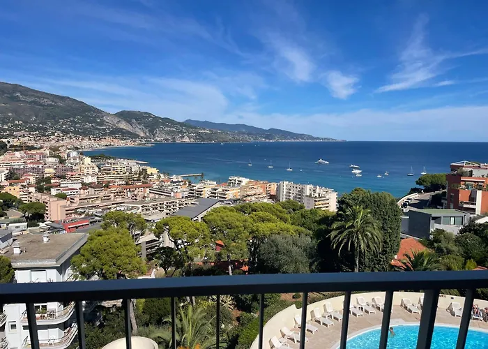 Rocamare - Entre Monaco Et Menton, Pres Des Plages